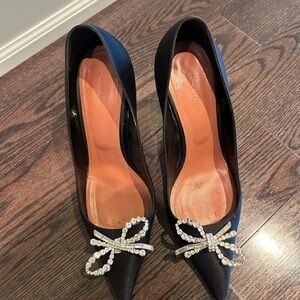 Amina mauddi black heals with bow